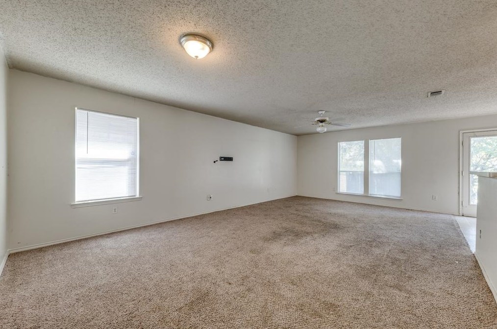 3413 Deerfield Dr, Mesquite, TX 75180-2384