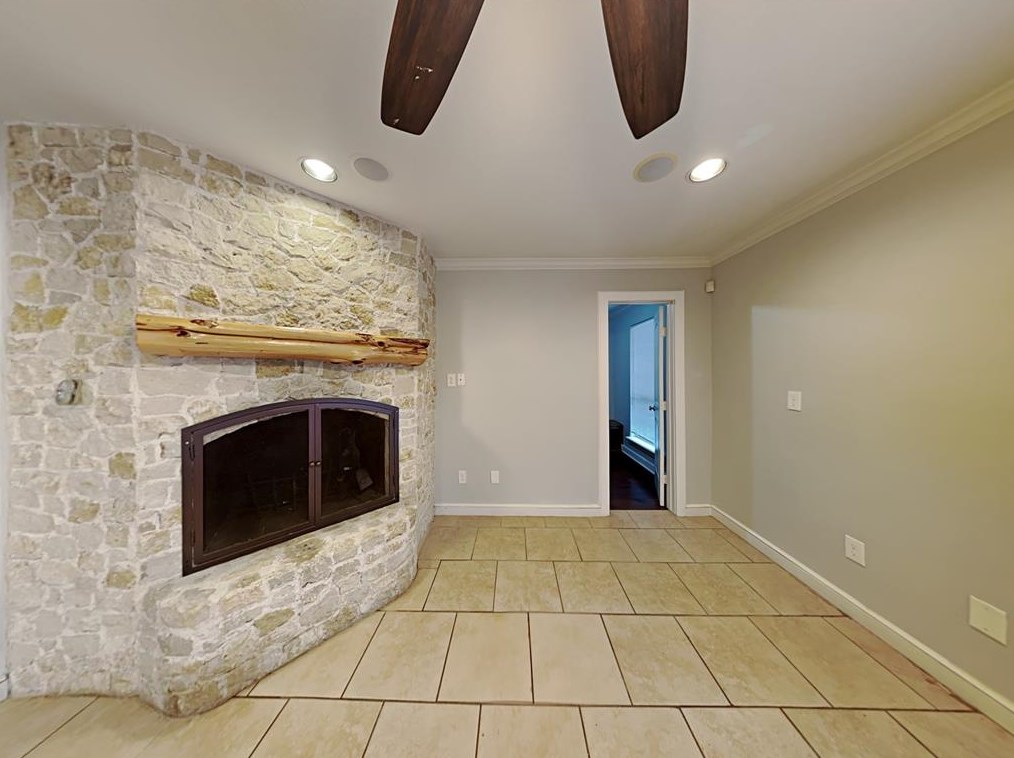 125 Bellaire Dr, Denton, TX 76209