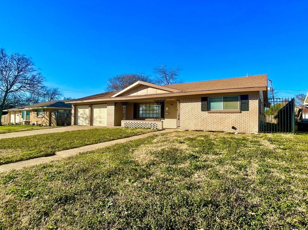 162 Bellvue Dr, Fort Worth, TX 76134