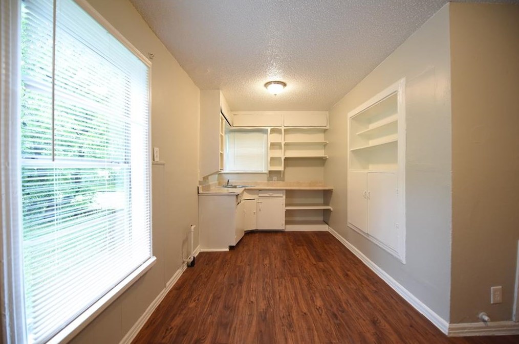 6710 Petain Ave, Dallas TX  75227-3759 exterior