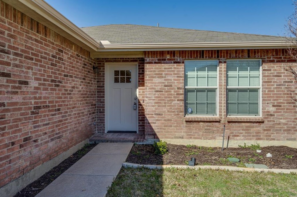 1833 Diamond Lake Trl, Justin, TX 76247