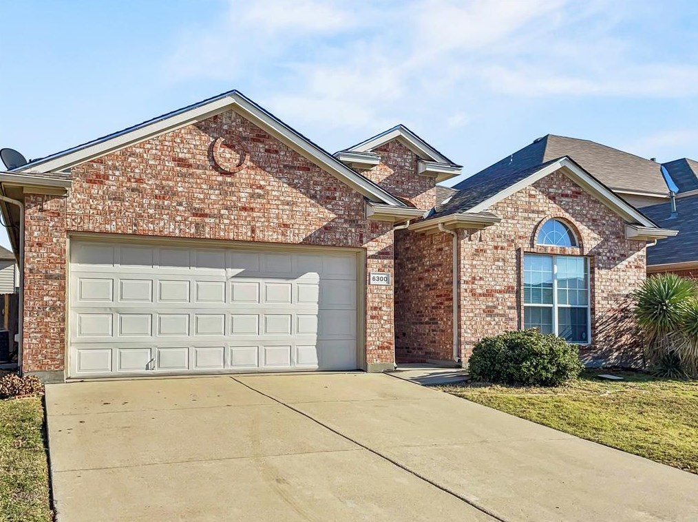 6300 Miranda Dr, Fort Worth, TX 76131