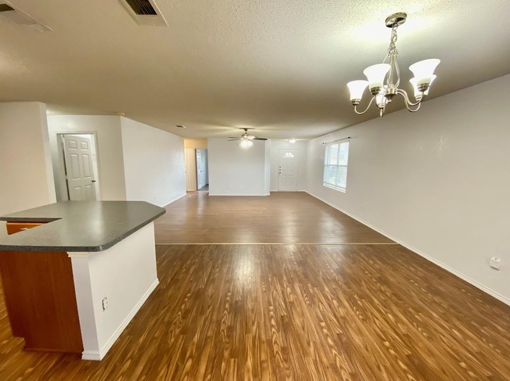 820 Eagle Dr, Fort Worth, TX 76131