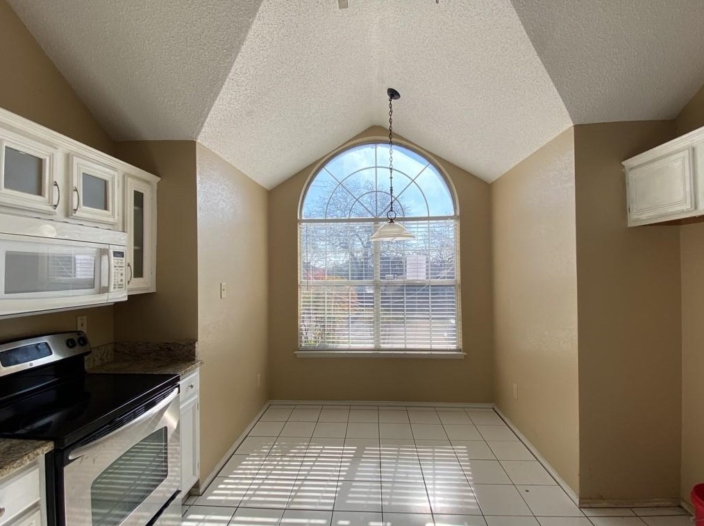 1728 Pacific Pl, Fort Worth, TX 76112