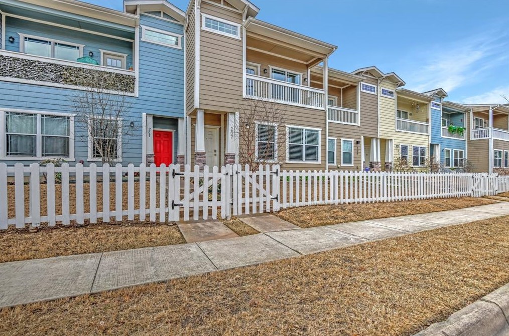 207 Starr St, Dallas, TX 75203