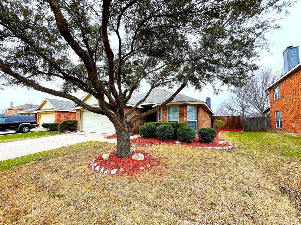 2012 Clinton Dr, Mckinney, TX 75070-3233
