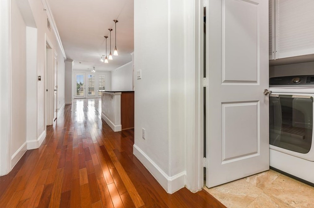 3818 Holland Ave Apt 303, Dallas, TX 75219