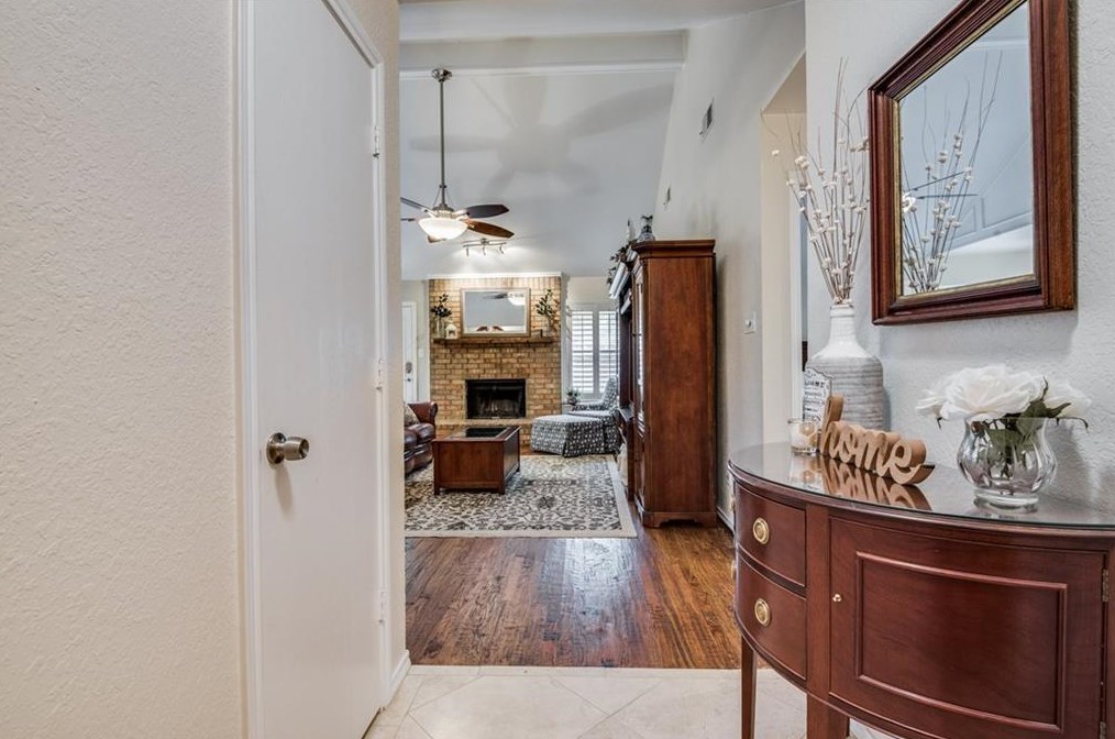 5223 Fairmount Dr, Grapevine, TX 76051
