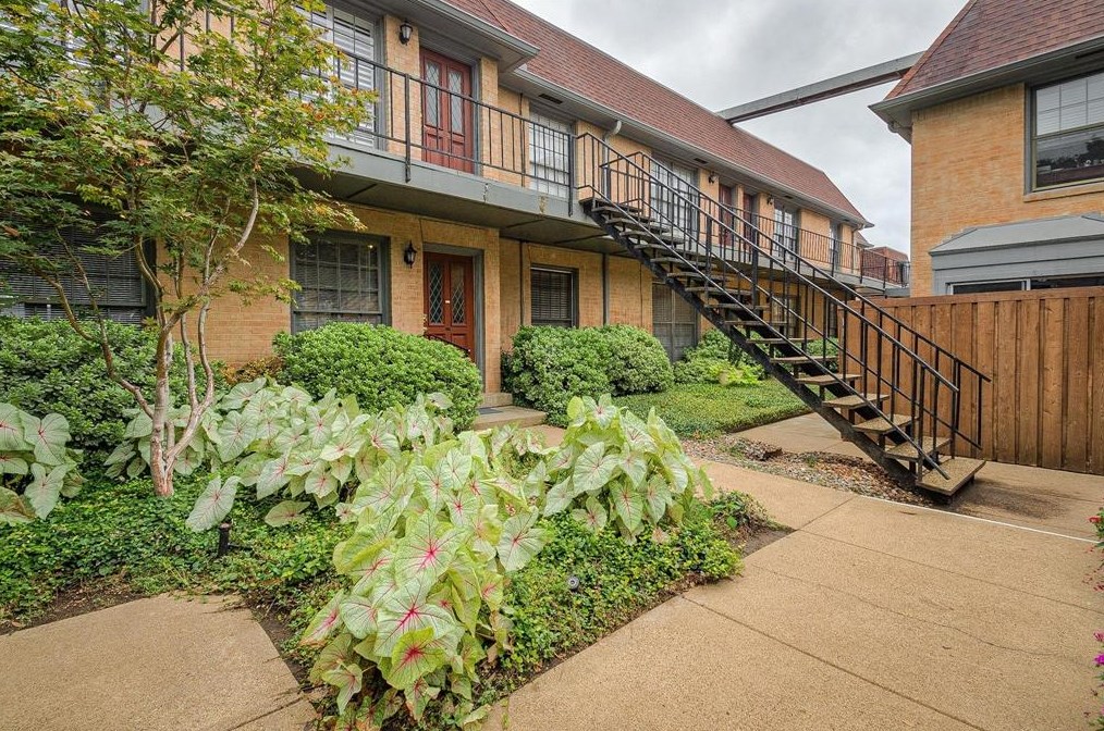 7830 Meadow Park Dr #109, Dallas, TX 75230