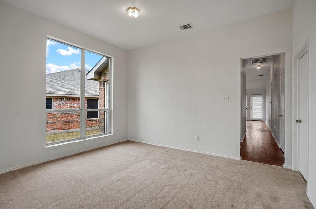 2800 Wakecrest Dr, Fort Worth, TX 76108