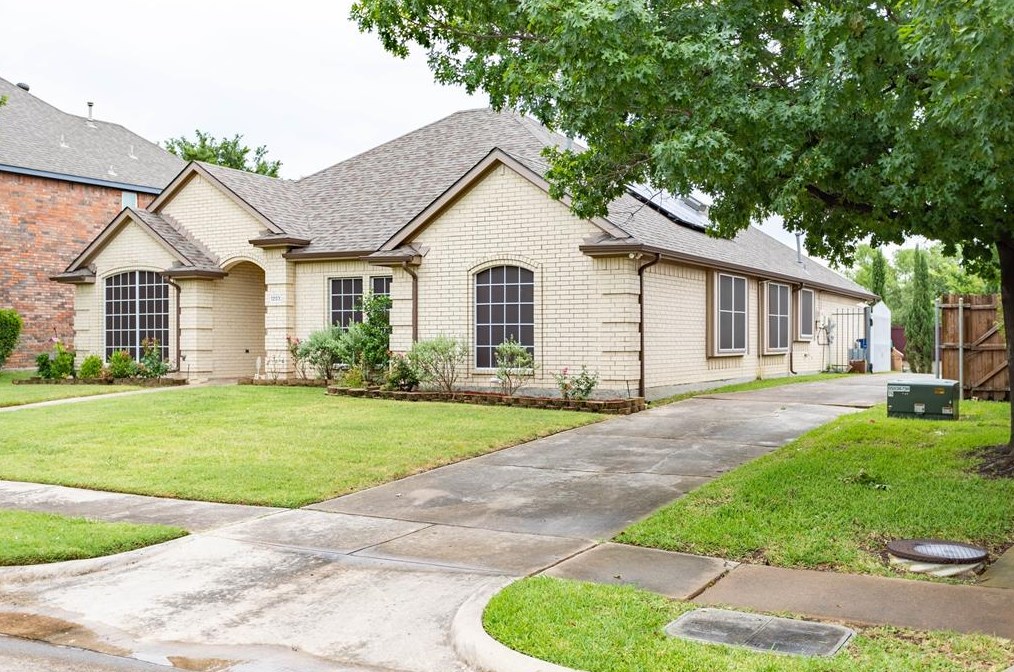 1203 Cambridge Dr, Carrollton, TX 75007
