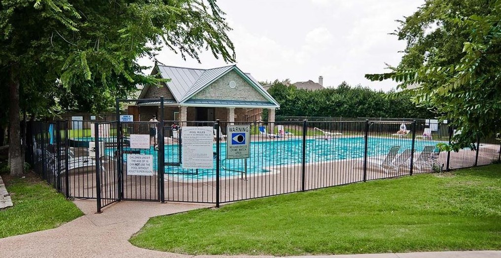 2504 Hunters Run Dr, Plano, TX 75025