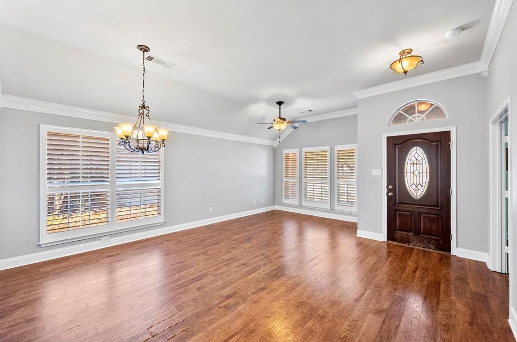 5867 Grayco Dr, Grand Prairie, TX 75052