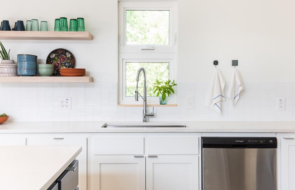 1006 Mcbroom St, Dallas TX 75212-2850 exterior