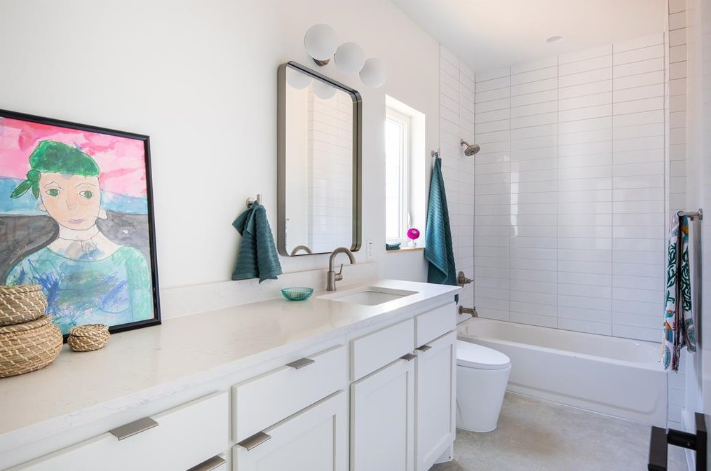 1006 Mcbroom St, Dallas TX 75212-2850 exterior