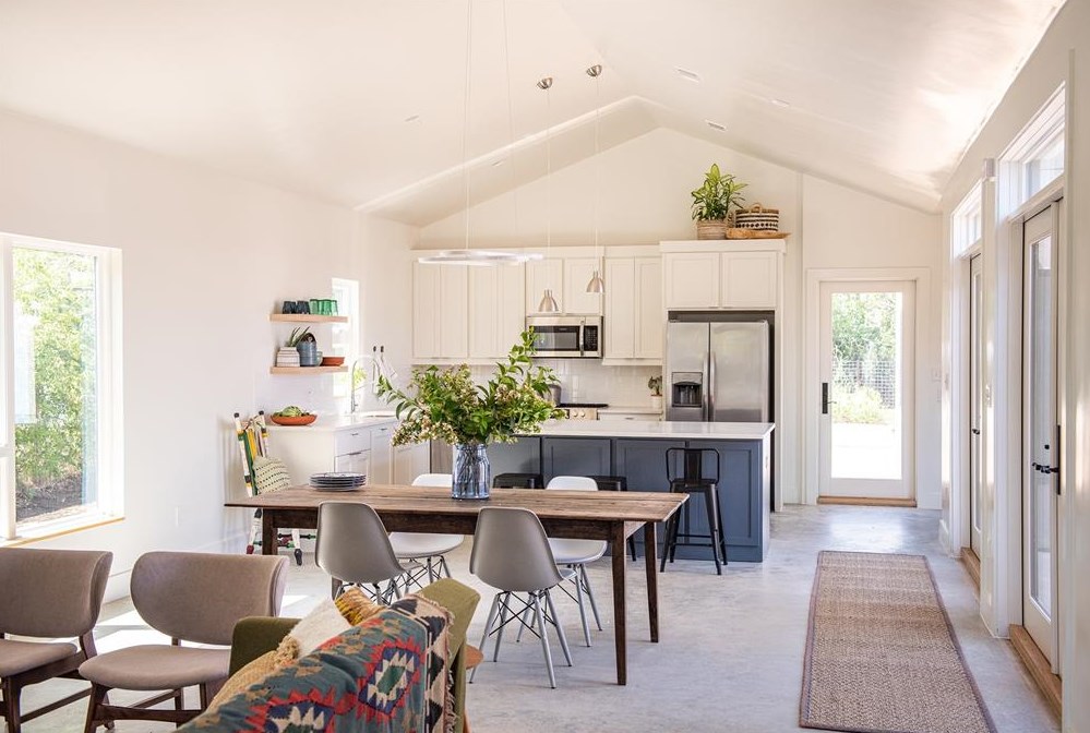 1006 Mcbroom St, Dallas TX 75212-2850 exterior