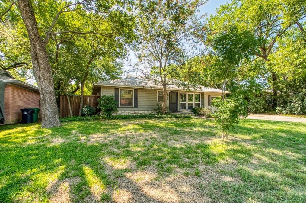 1817 Carlton St, Denton, TX 76201