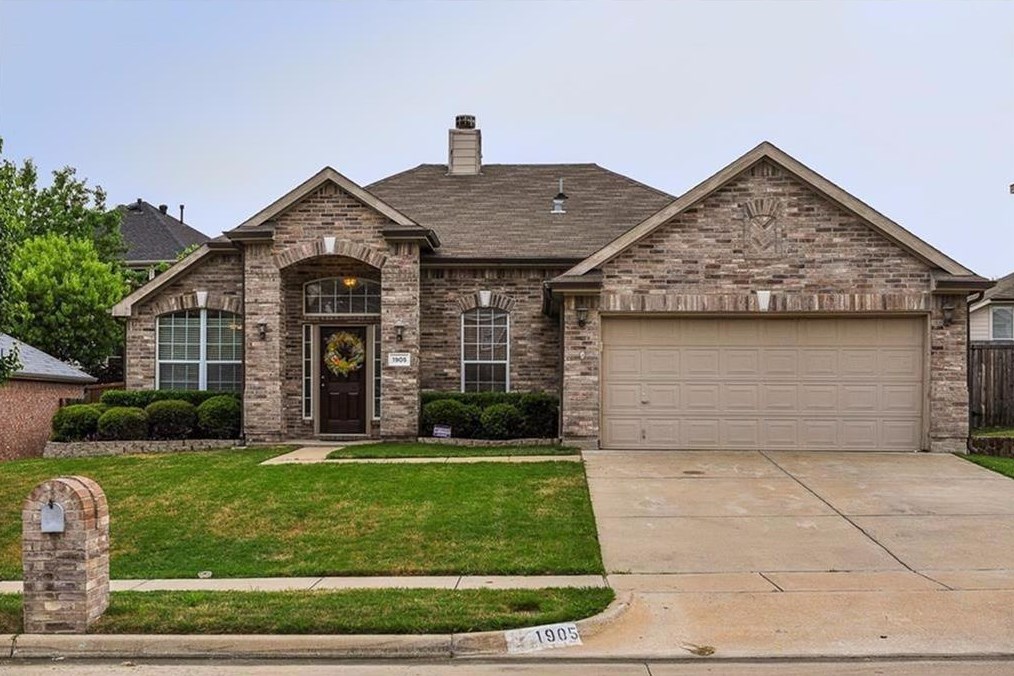 1905 Windcastle Dr, Midlothian, TX 76063