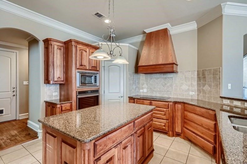 144 Links Ln, Aledo, TX 76008