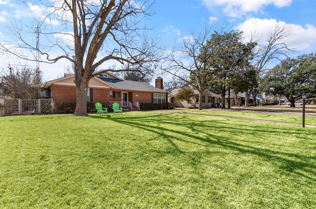 3631 S Hills Ave, Fort Worth, TX 76109