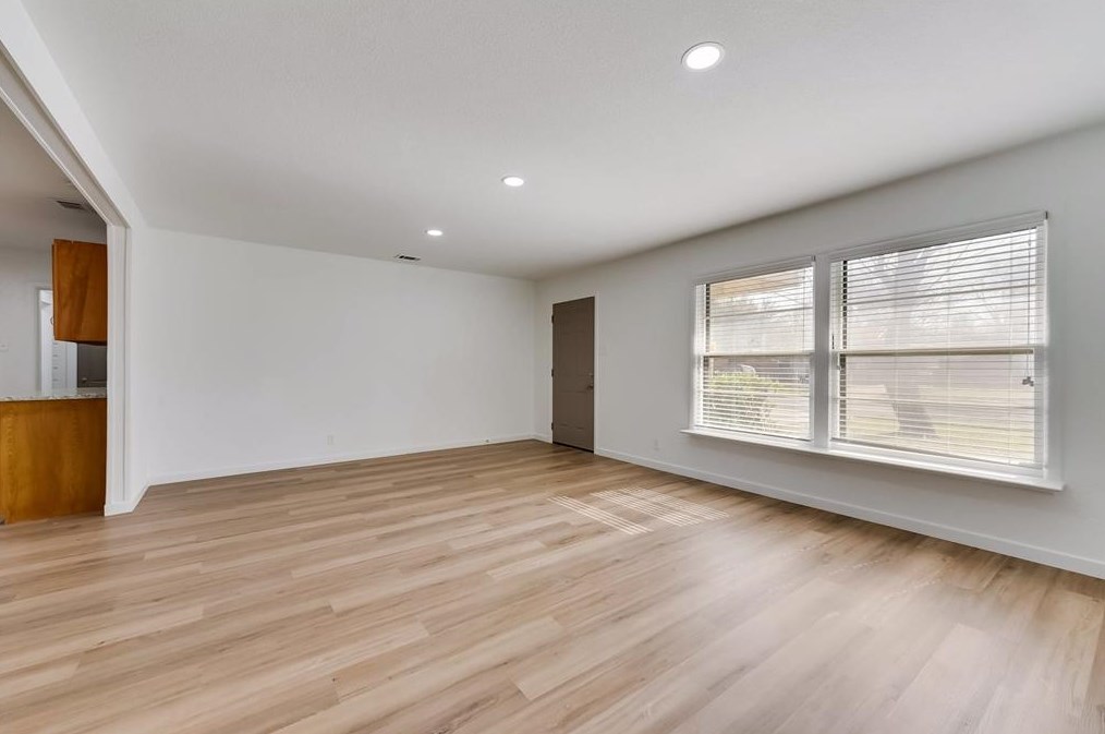 10249 San Lorenzo Dr, Dallas TX  75228-3026 exterior