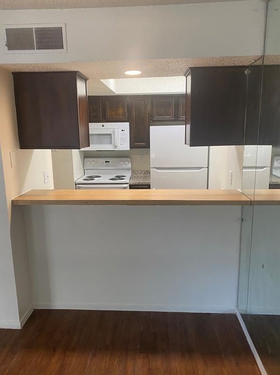 1810 N Garrett Ave #109, Dallas, TX 75206