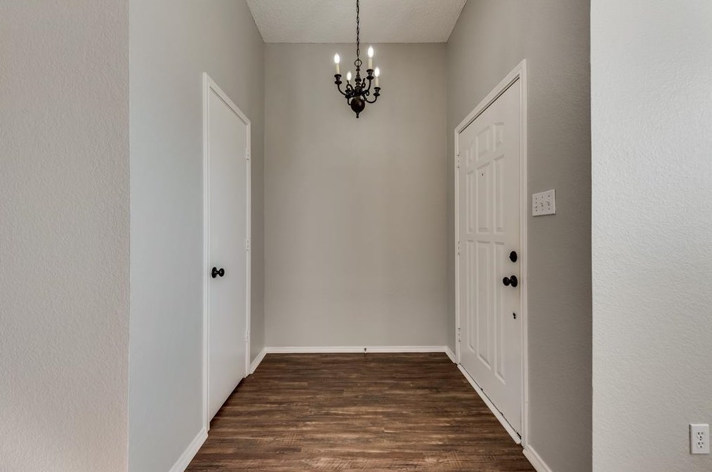 8129 Spruce Valley Dr, Fort Worth, TX 76137