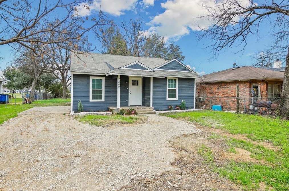 2240 Marburg St, Dallas, TX 75215-4119