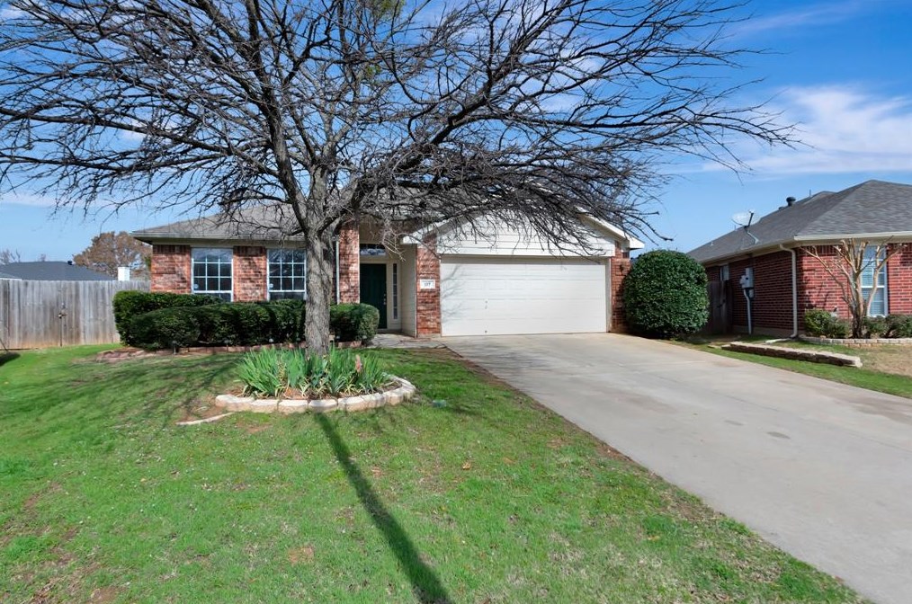117 Goldeneye Ln, Fort Worth, TX 76120