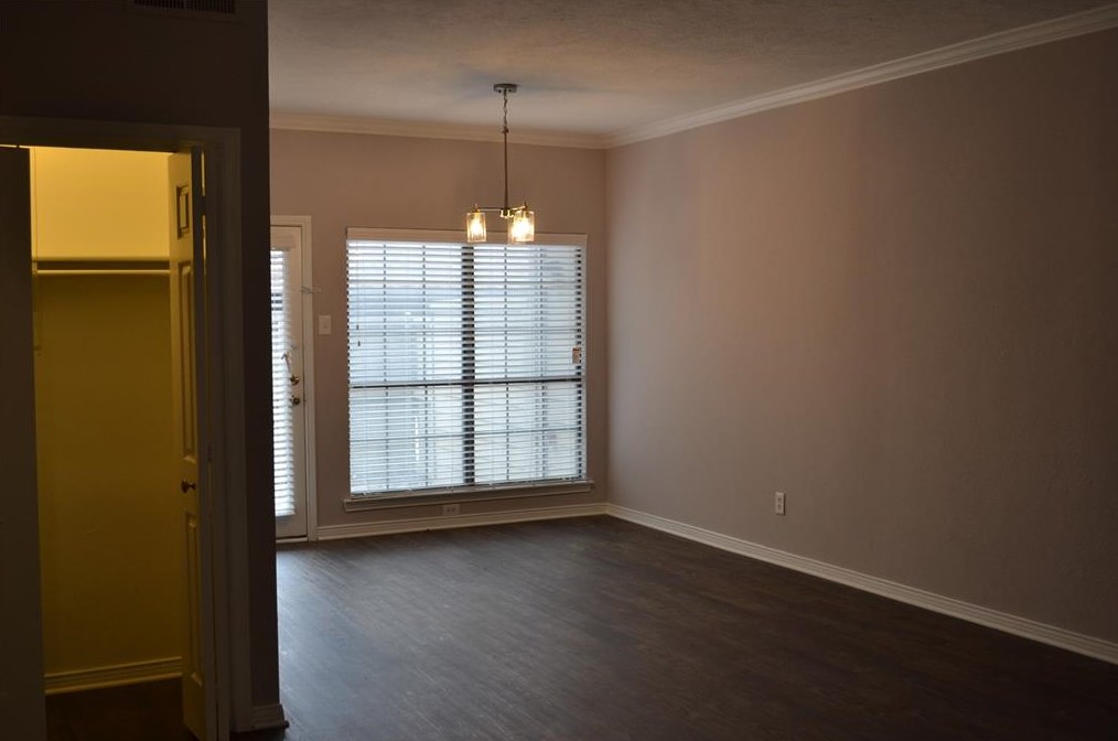 9910 Royal Ln #403, Dallas, TX 75231