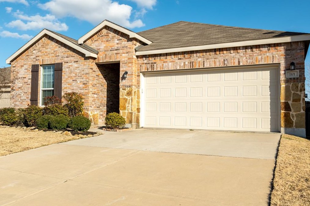 1101 Rivers Creek Ln, Oak Point, TX 75068