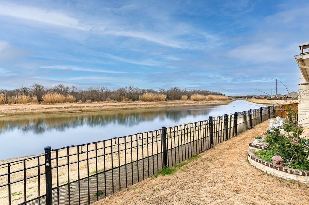 2931 Almansa, Grand Prairie, TX 75054