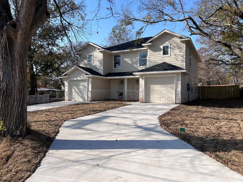 109 Elm St #2, Bonham, TX 75418
