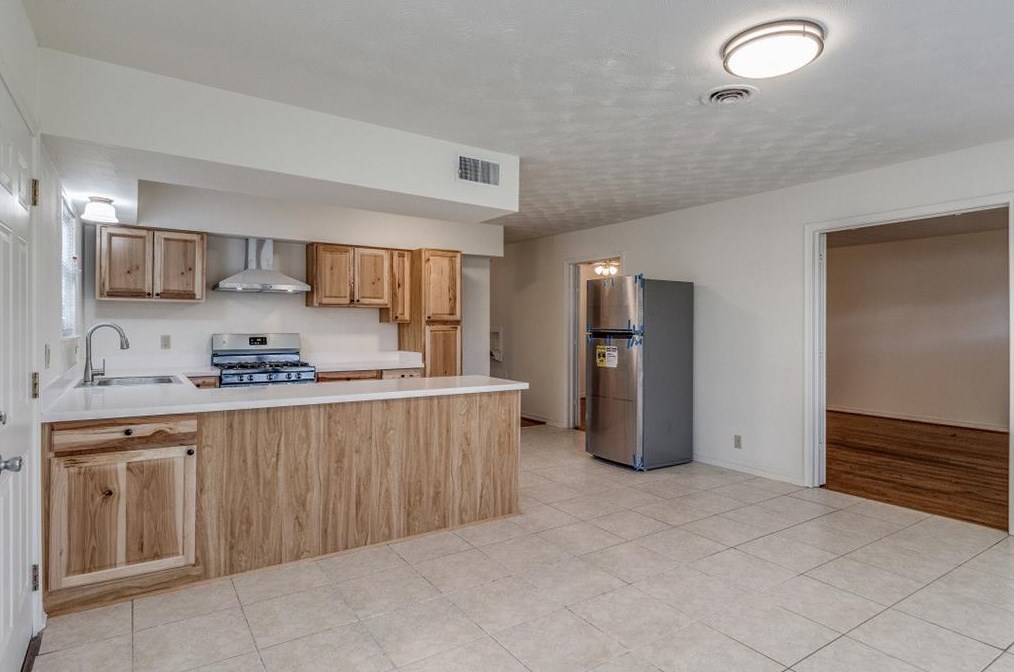 11139 Wyatt St, Dallas TX  75218-2547 exterior