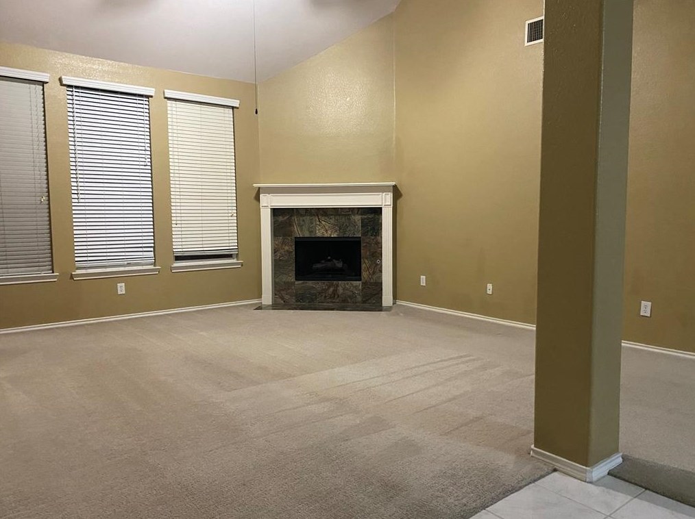1752 Flowers Dr, Carrollton, TX 75007