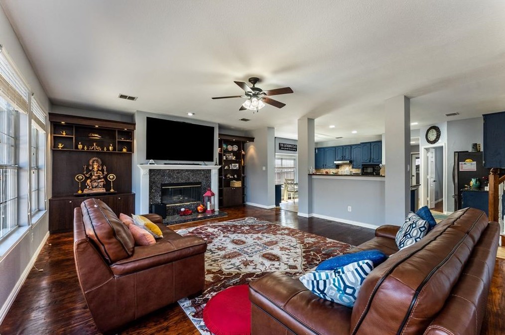 1824 Hill Ridge Dr, Lewisville, TX 75028