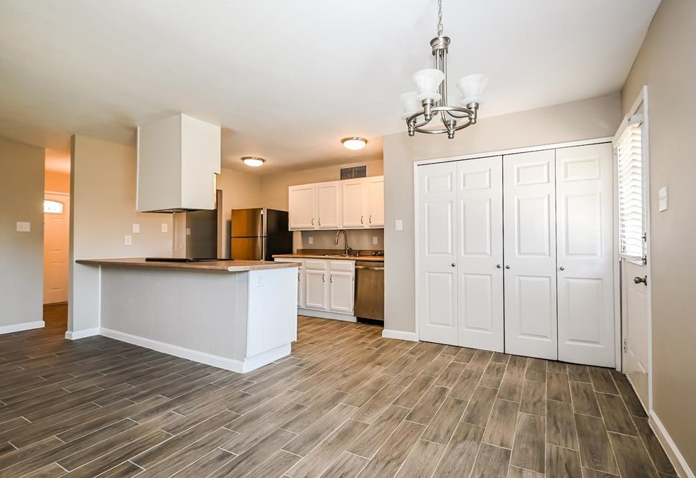 308 Rockcrest Dr, Mesquite TX  75150-4547 exterior
