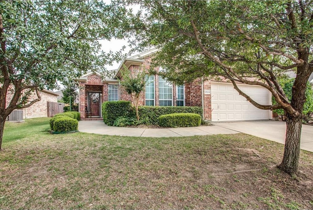 2624 Evening Shade Dr, Fort Worth, TX 76131