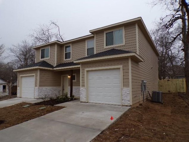 707 S 6 Th St #1, Bonham, TX 75418