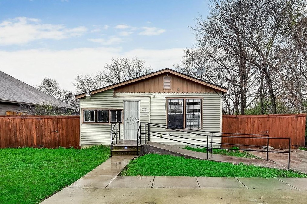 3331 Springview Ave, Dallas, TX 75216-4848