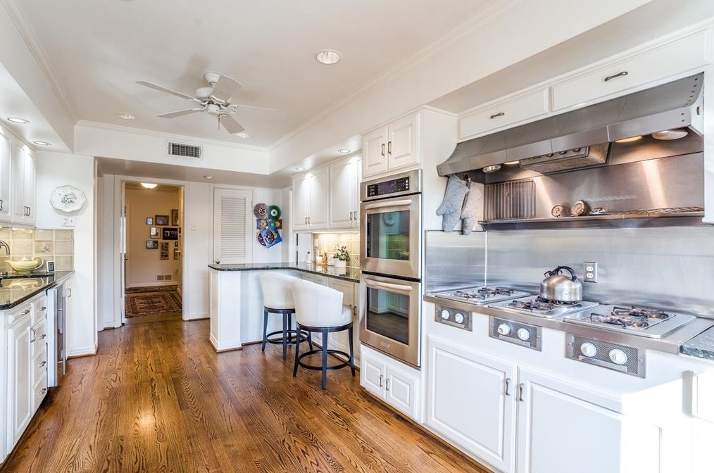 5414 Ursula Ln, Dallas TX 75229-6419 exterior