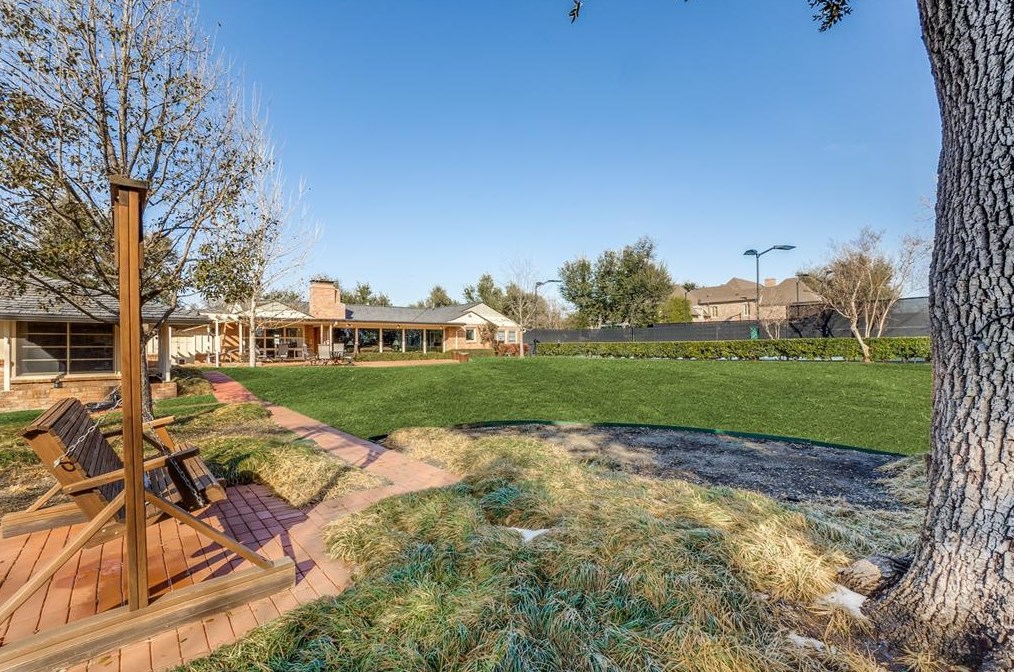 5414 Ursula Ln, Dallas TX 75229-6419 exterior