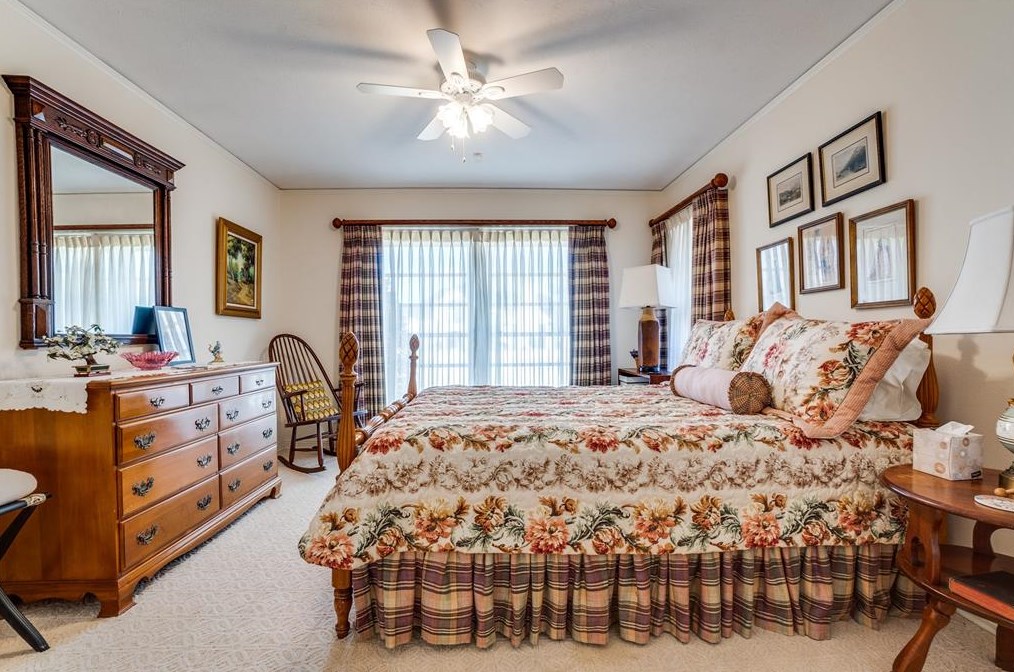 5414 Ursula Ln, Dallas TX 75229-6419 exterior