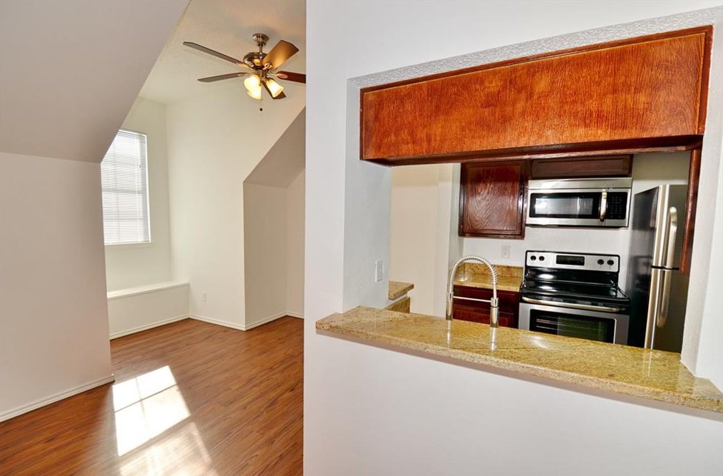 3701 Cedarplaza Ln #302, Dallas, TX 75209