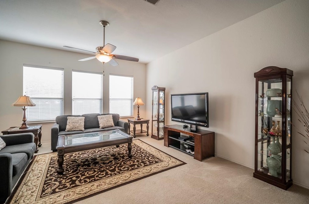 4280 Lakemont Dr, Grand Prairie, TX 75052-1250
