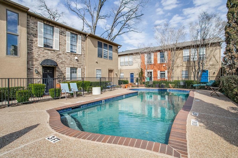 3320 Reagan St, Dallas TX  75219-4227 exterior