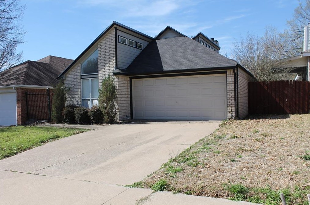 219 Lydia Cir, Irving, TX 75060