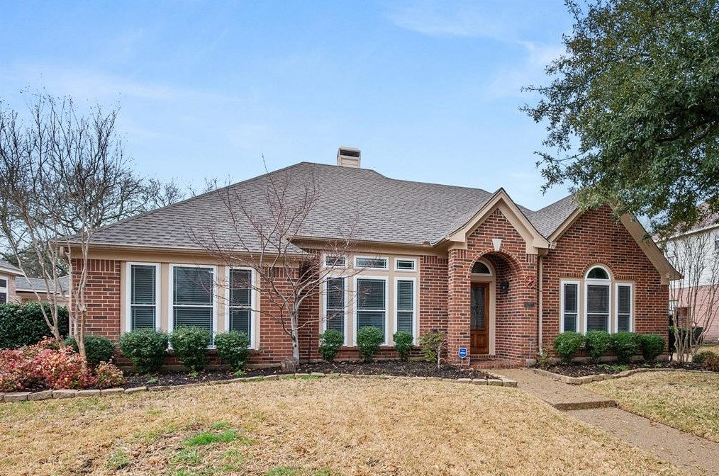 1001 Muirfield Dr, Midlothian, TX 76063