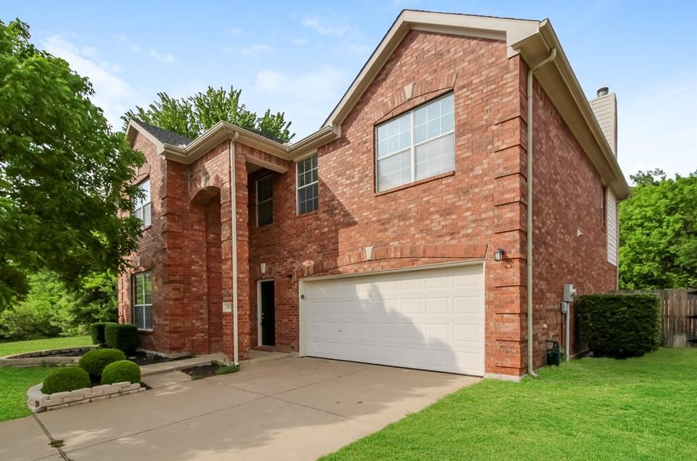 2001 Duce Creek Dr, Oak Point, TX 75068