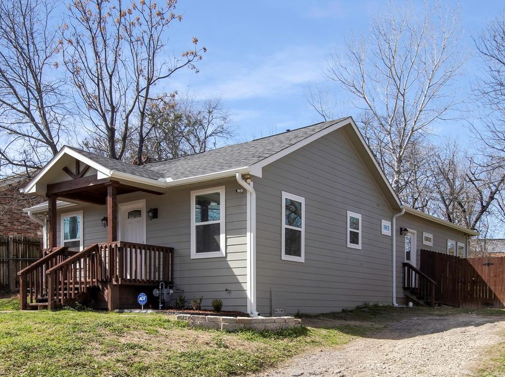 1523 E Waco Ave, Dallas, TX 75216